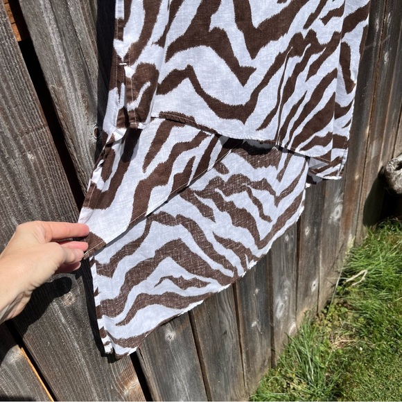 Chico’s brown sleeveless asymmetrical animal print linen tunic medium - Picture 7 of 16